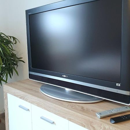 Moderne Wohlfuehloase Zentral In Seenaehe - Pillow Menu, 2 Stk 55" Smart Tvs, Netflix, Disneyplus Uvm ヴェター エクステリア 写真