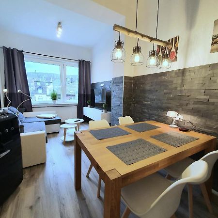 Moderne Wohlfuehloase Zentral In Seenaehe - Pillow Menu, 2 Stk 55" Smart Tvs, Netflix, Disneyplus Uvm ヴェター エクステリア 写真