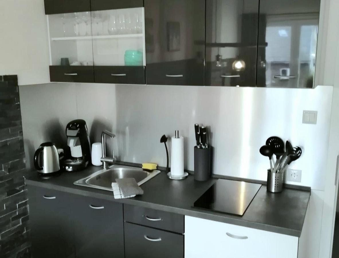 Moderne Wohlfuehloase Zentral In Seenaehe - Pillow Menu, 2 Stk 55" Smart Tvs, Netflix, Disneyplus Uvm ヴェター エクステリア 写真