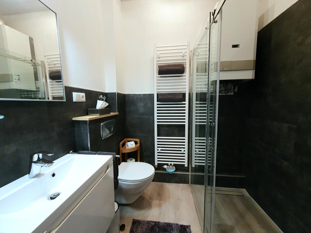 Moderne Wohlfuehloase Zentral In Seenaehe - Pillow Menu, 2 Stk 55" Smart Tvs, Netflix, Disneyplus Uvm ヴェター エクステリア 写真